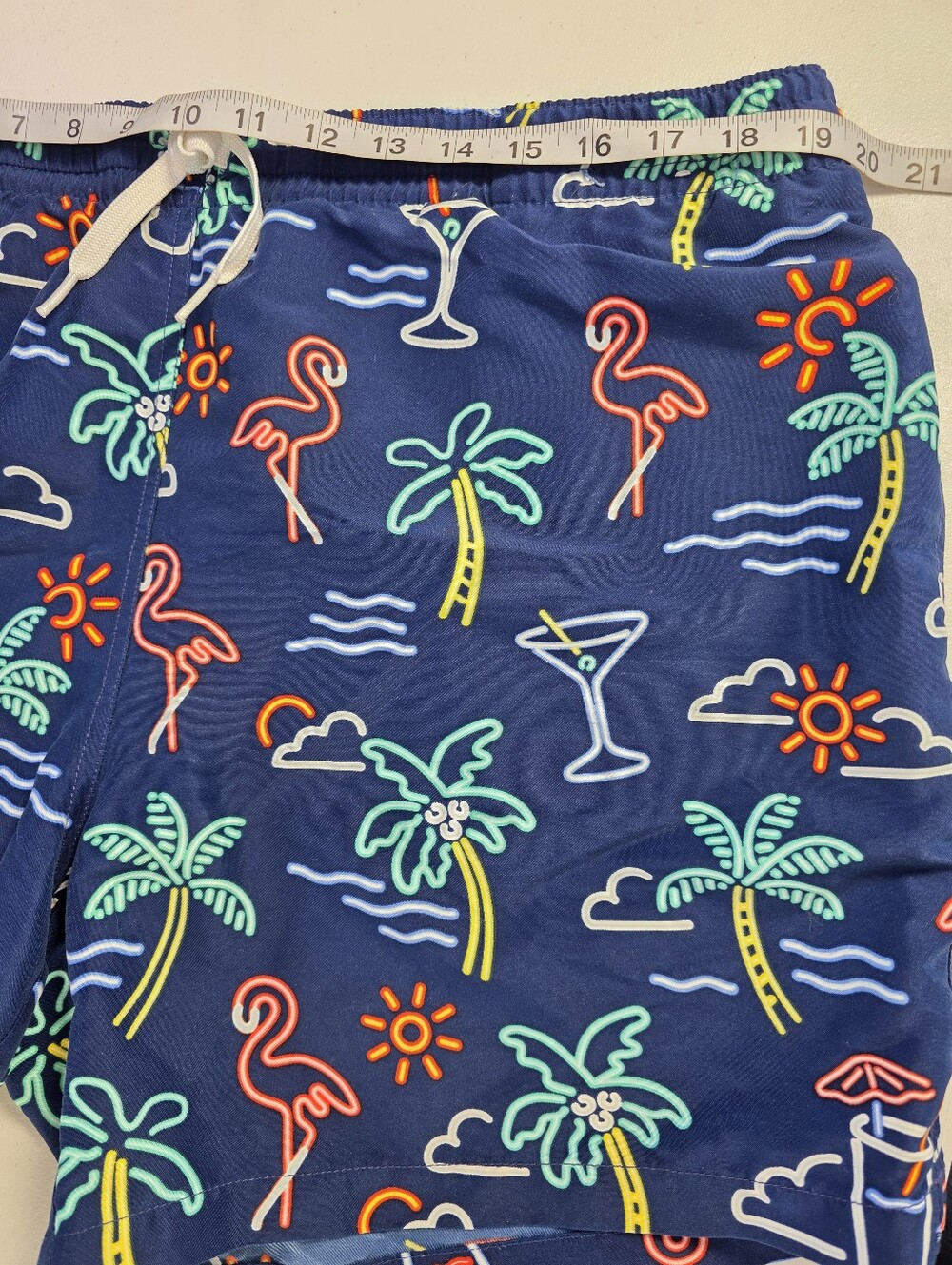 Chubbies Men's XXL Swim Trunks Neon Flamingo Palm Tree Cocktail Print 5.5" - Picture 6 of 10